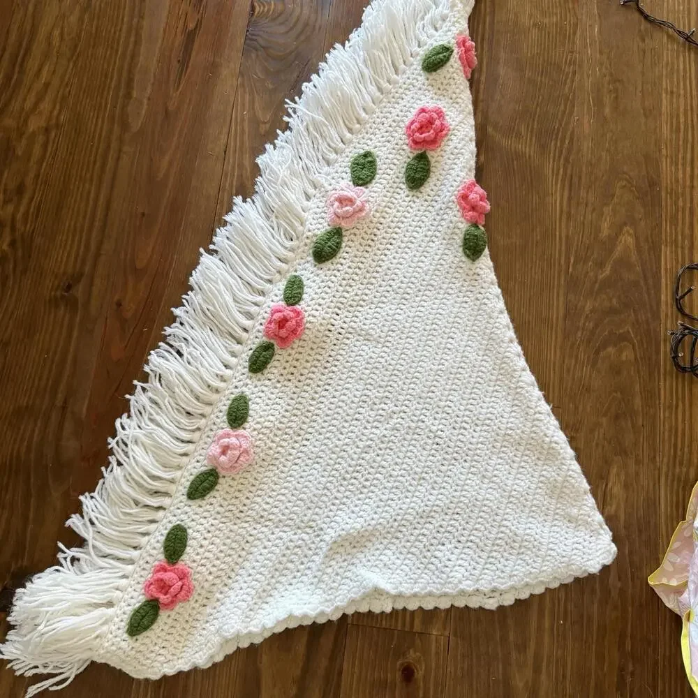 Crocheted Shawl? Couch Throw? Rosettes - Picture 7 of 7